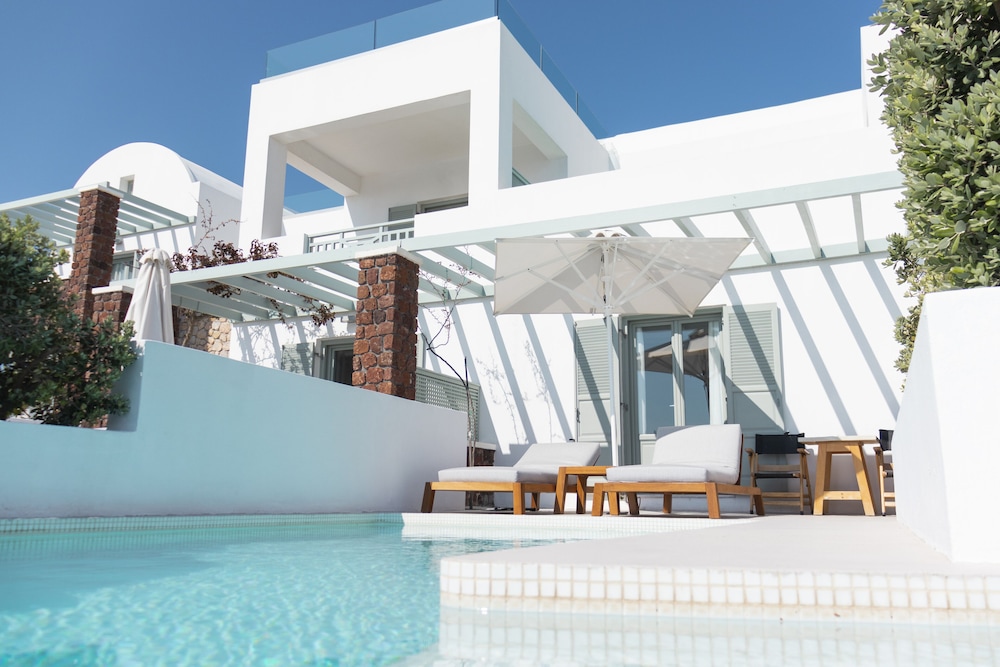 Pool Suite with Sea view - Photo 17