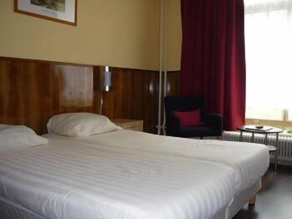 Standard Room, 2 Twin Beds photo 1