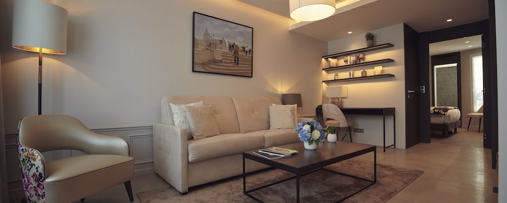 Luxury Suite photo 2