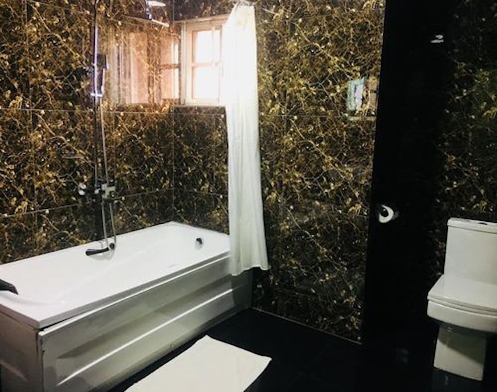 Suite, 1 Bedroom photo 2