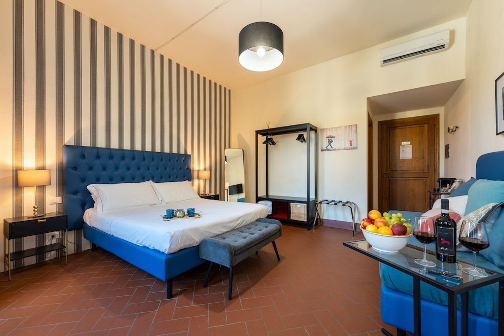Panoramic Triple Room, 1 Bedroom, Air conditioning, City View photo 2