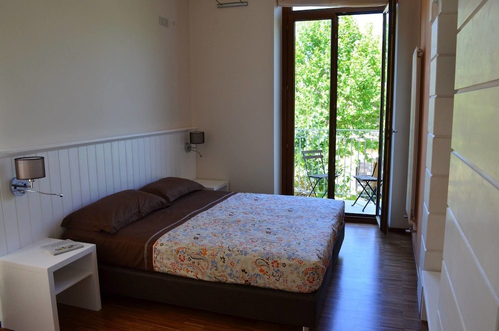 Deluxe Double Room, Balcony photo 1