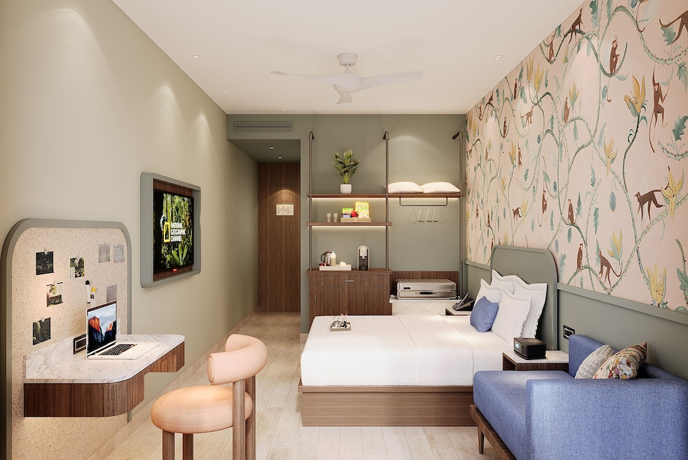 Luxe Queen Room