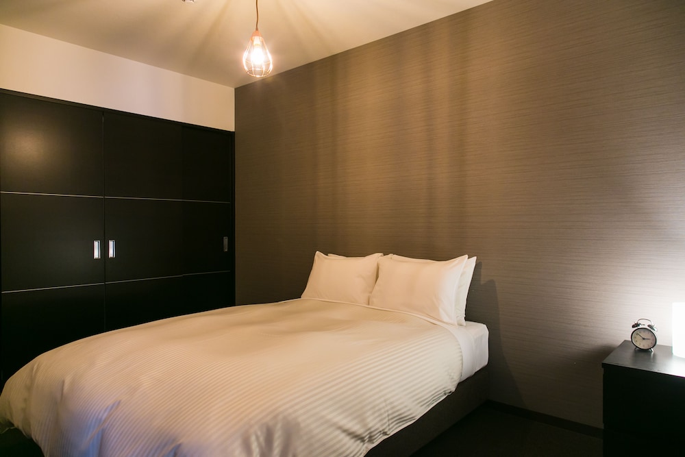 2 Bedrooms Apartment photo 2