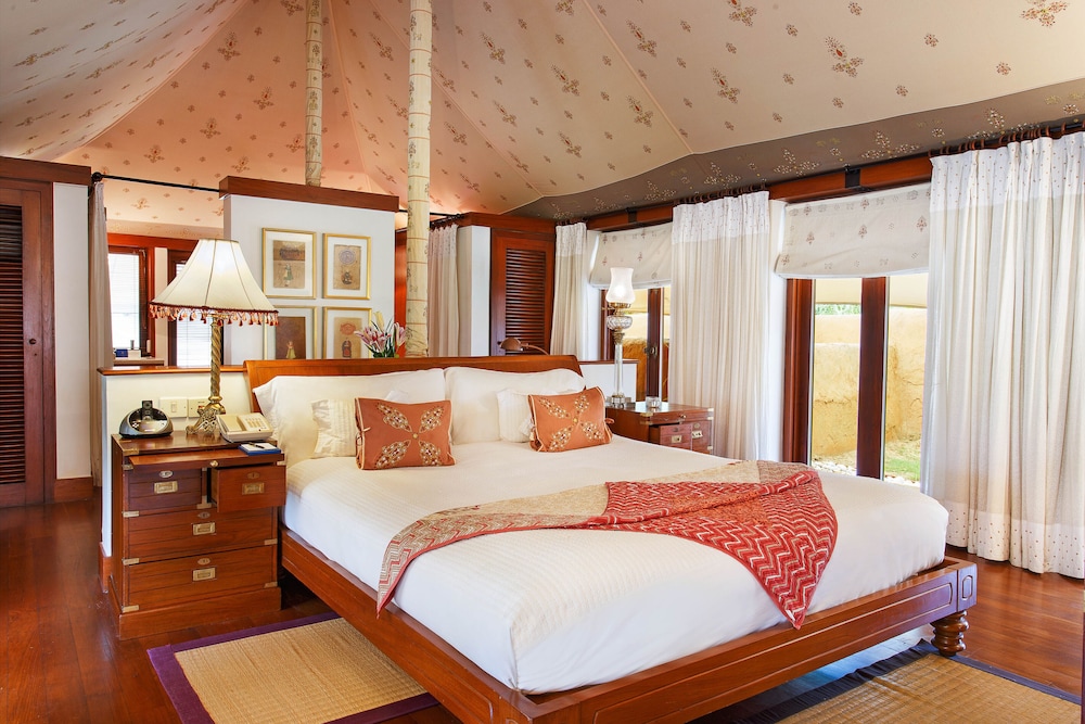 Royal Tent with Private Pool photo 3
