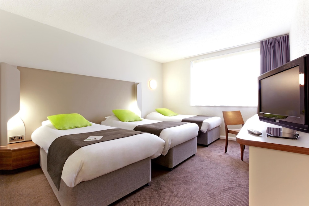Standard Room, 3 Twin Beds photo 1