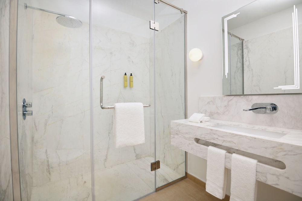 Apartment, 4 Bedrooms, City View - Photo 9