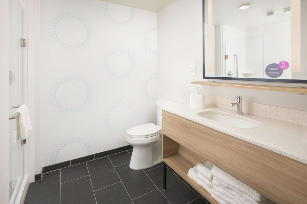 Room, 2 Queen Beds, Accessible (Hearing) - Photo 4