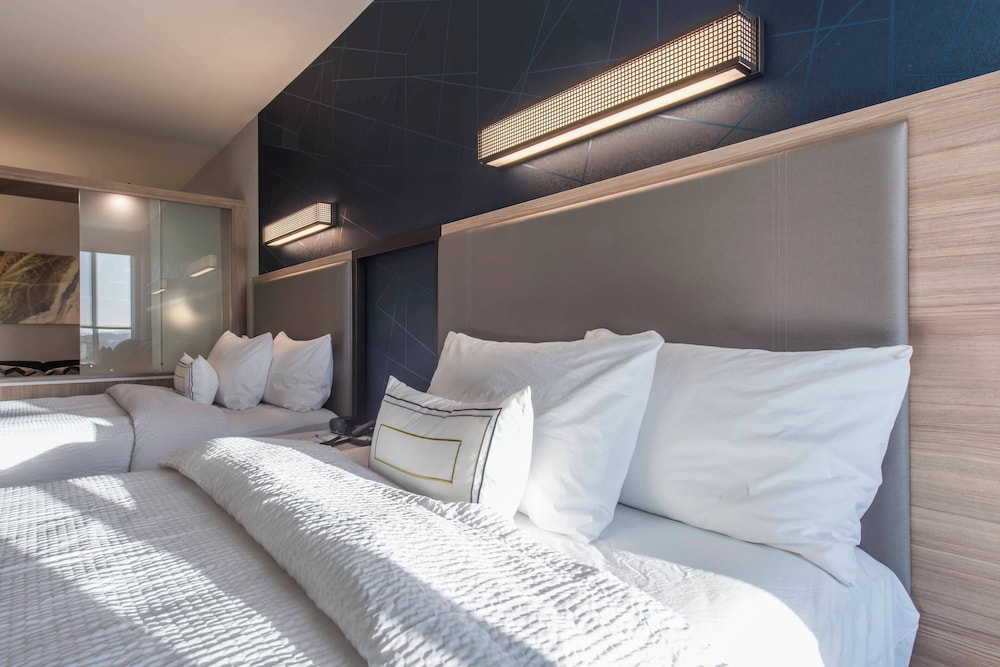 Suite, Multiple Beds photo 3