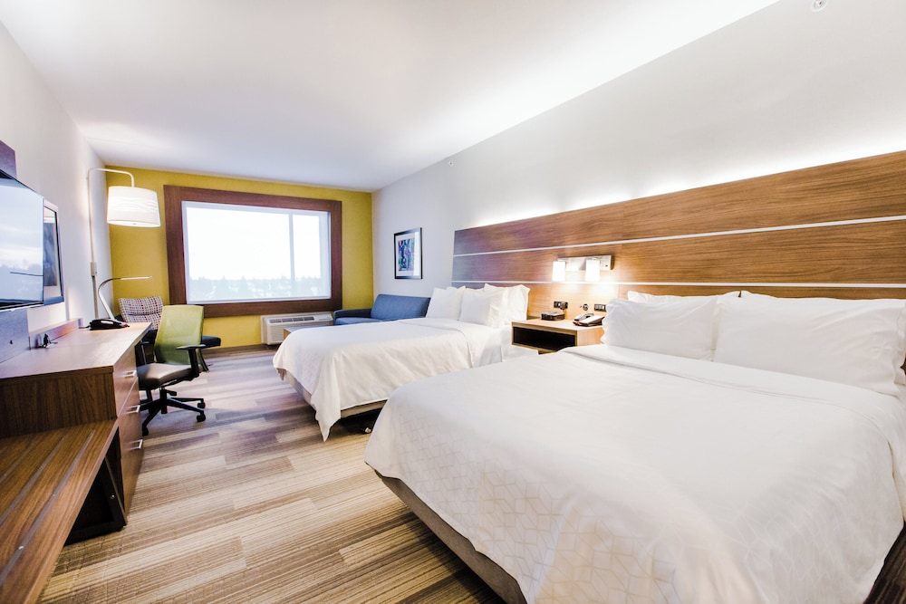 Suite, Multiple Beds, Accessible (Communications, Roll-In Shower)
