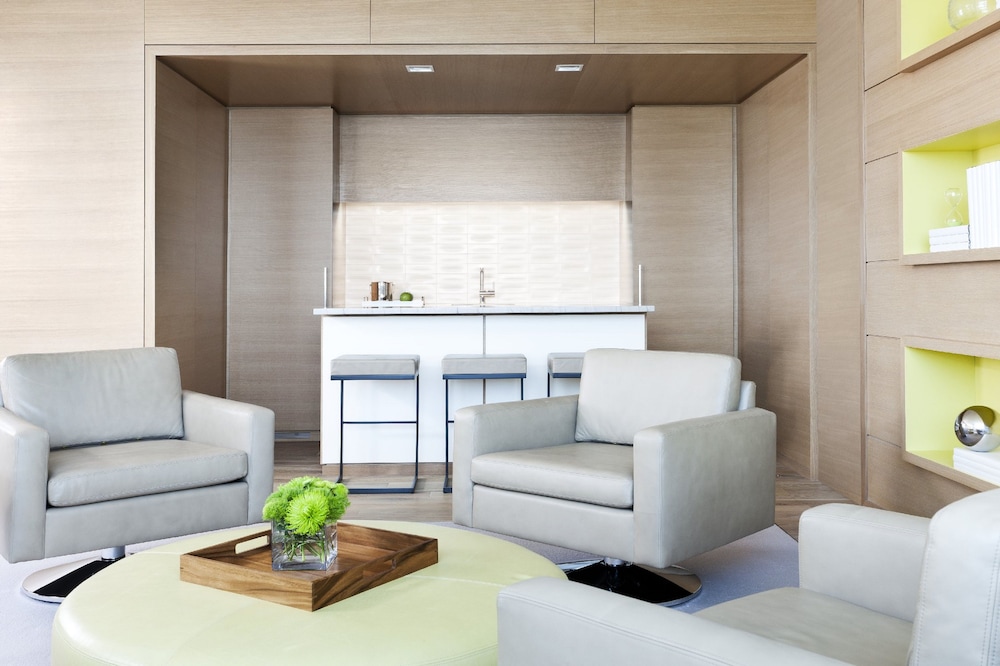 Suite (Regency) - Photo 3