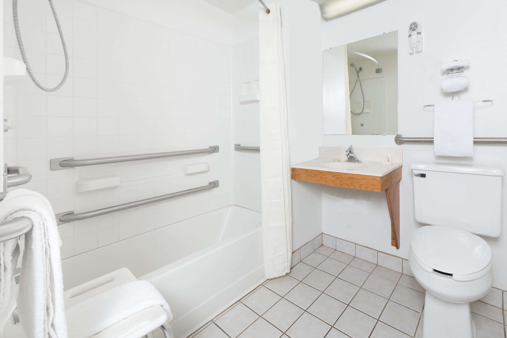 Room, Accessible - Photo 3