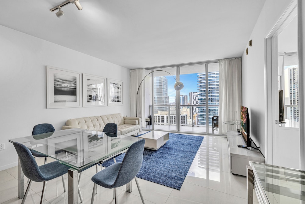Premier Apartment photo 1