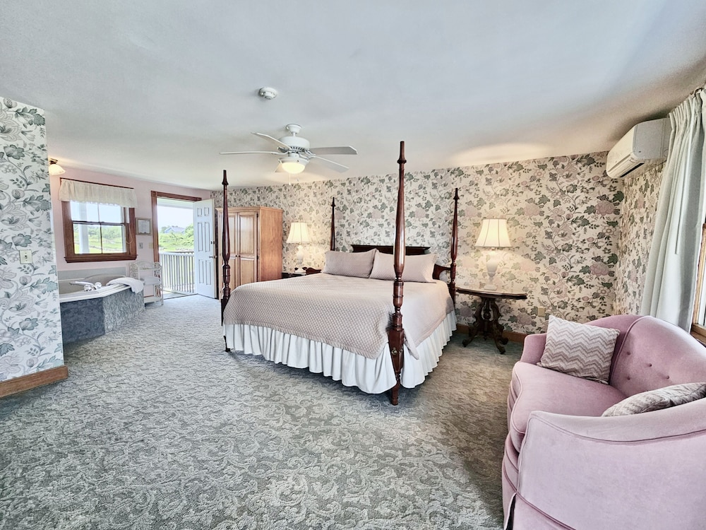 Room, 1 King Bed, Non Smoking, Garden View