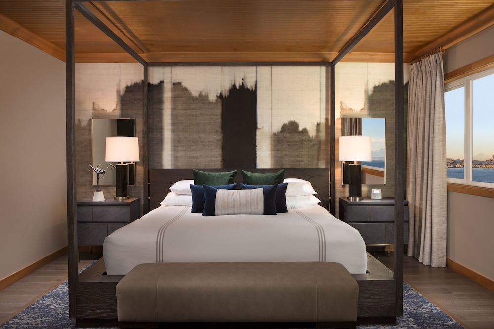 Penthouse Suite - Photo 1
