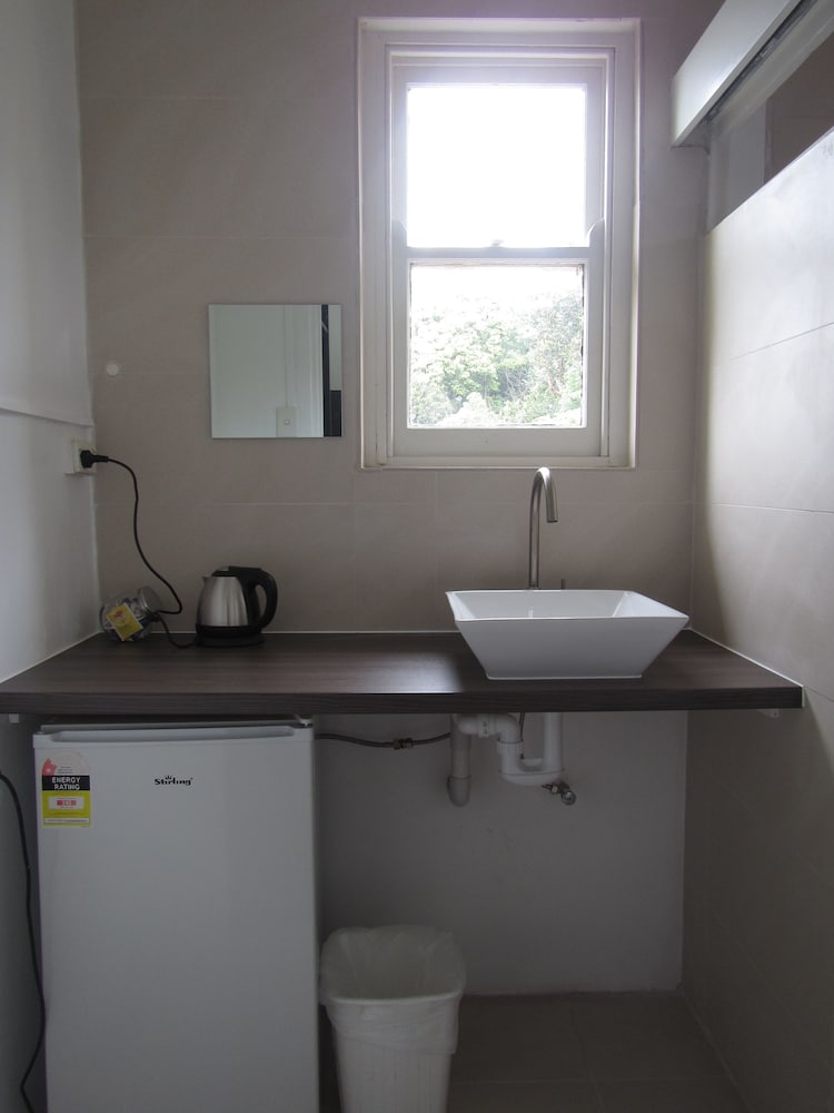 Twin Room, Private Bathroom - Photo 5