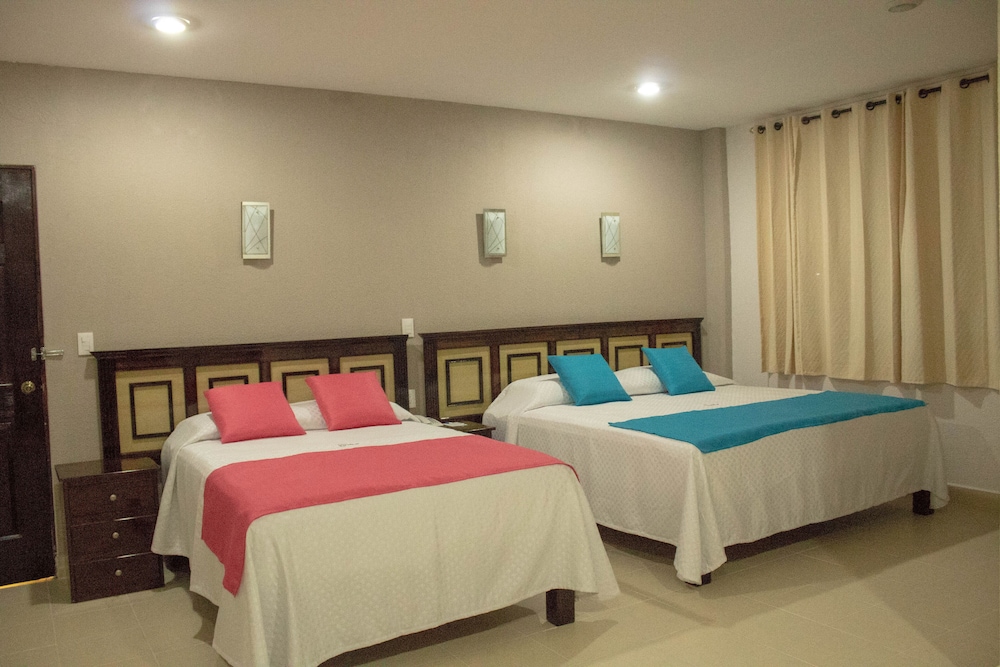 Junior Suite, Multiple Beds, Accessible, Mountain View photo 3