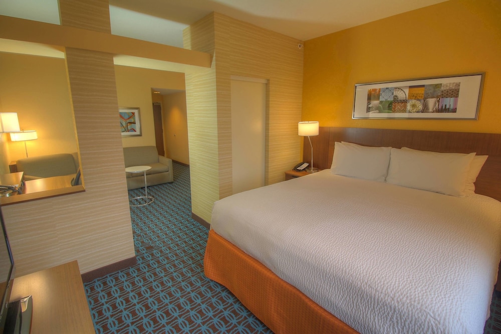Suite, 1 King Bed with Sofa bed, Kitchen, Corner