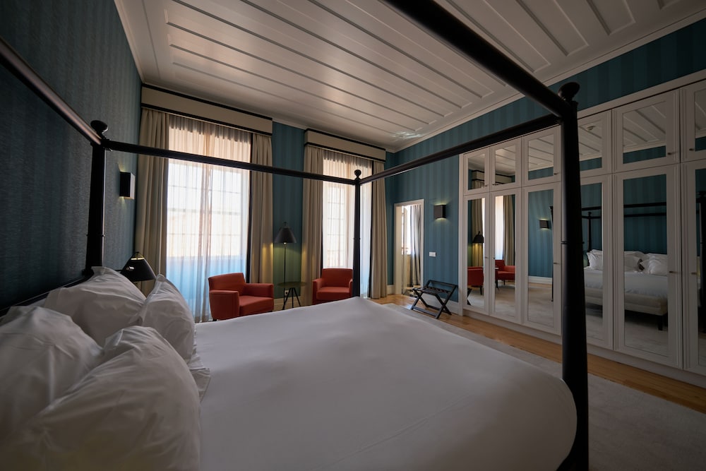 Deluxe Double Room (Premium) - Photo 2