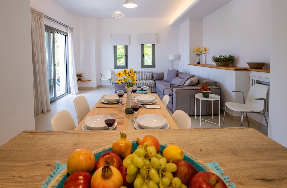 Panoramic House photo 3