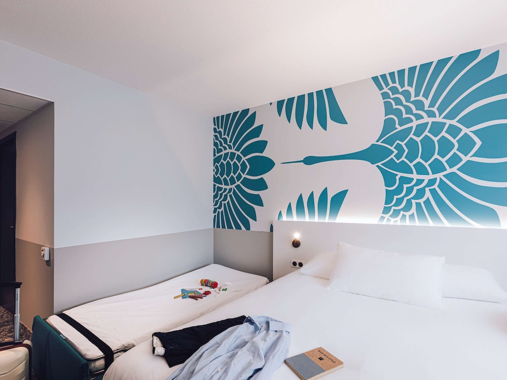 Standard Room, Multiple Beds - Photo 1
