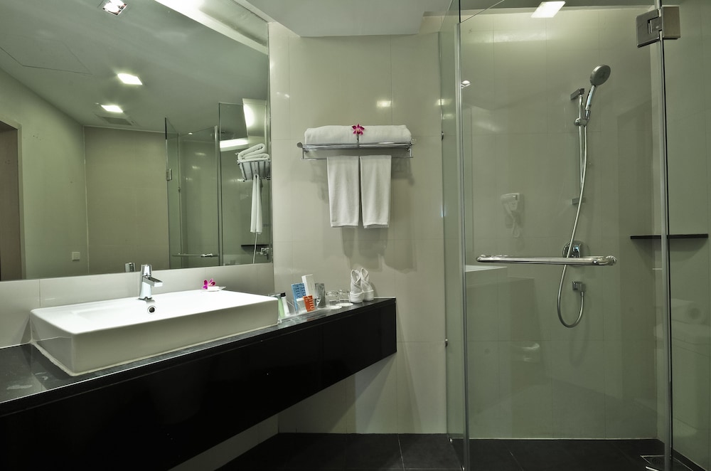 Two Bedrooms Family Suites - Photo 9