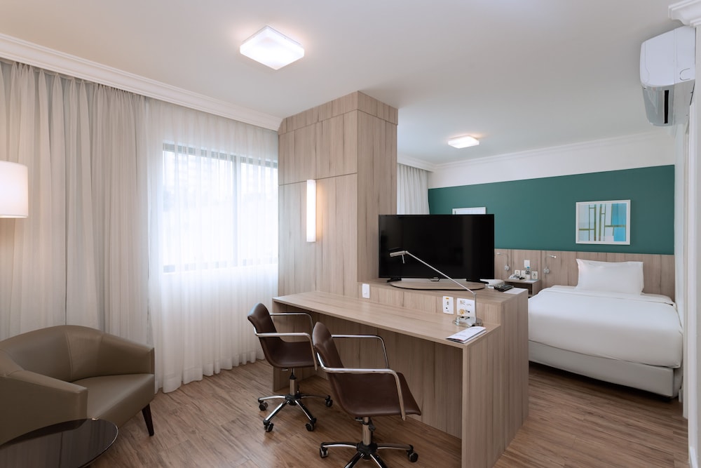 Suite Superior Twin - Photo 1