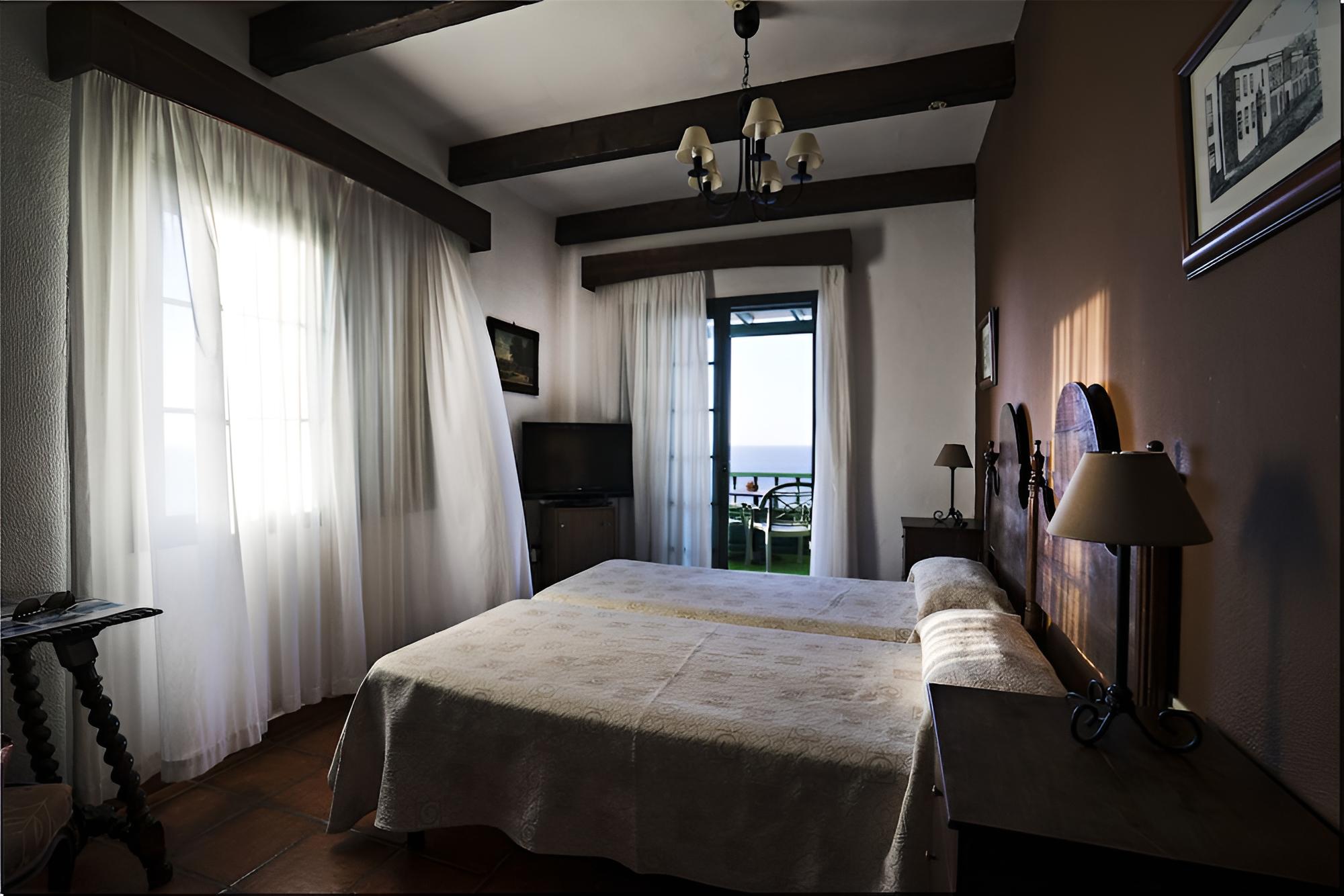 Superior Twin Room, Ocean View photo 2