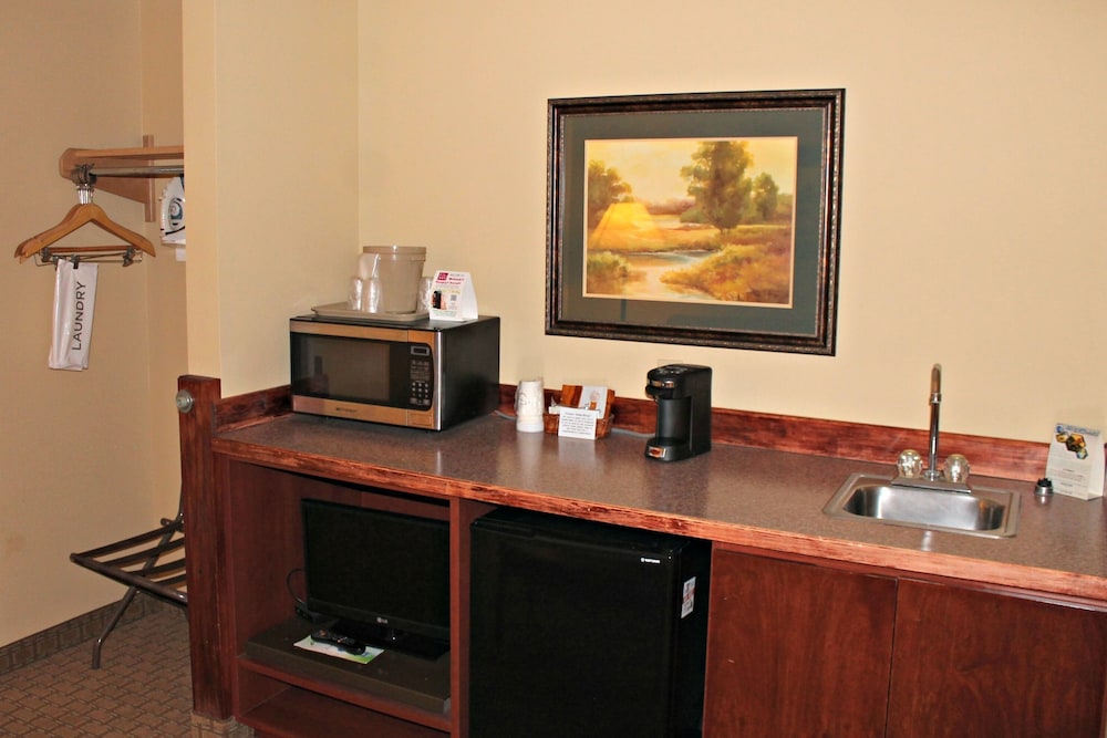Suite, 1 Queen Bed With Sofa Bed, Non Smoking photo 2