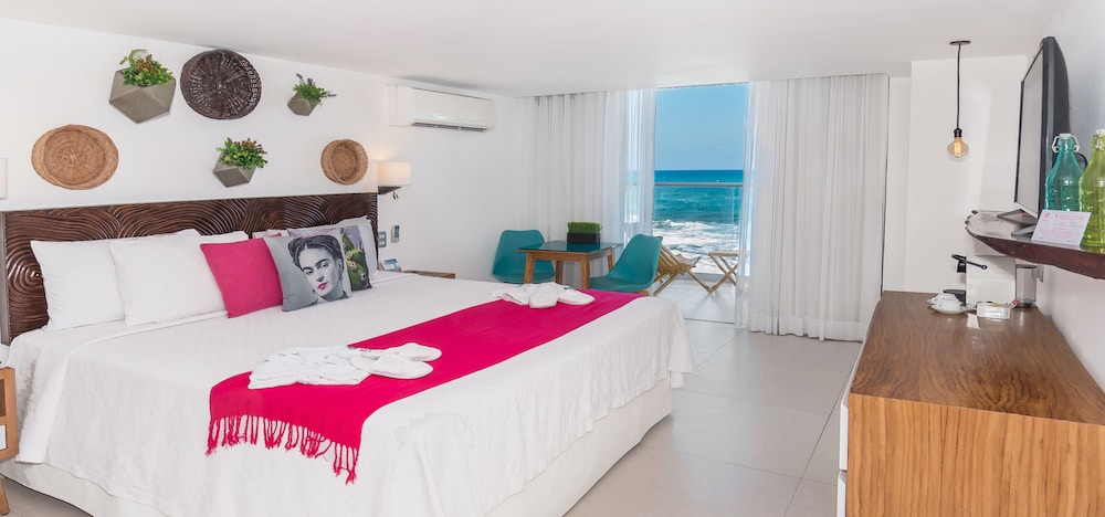 Deluxe Room, Ocean View - Photo 8