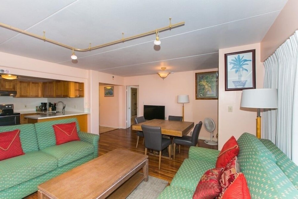 Condo, 2 Bedrooms