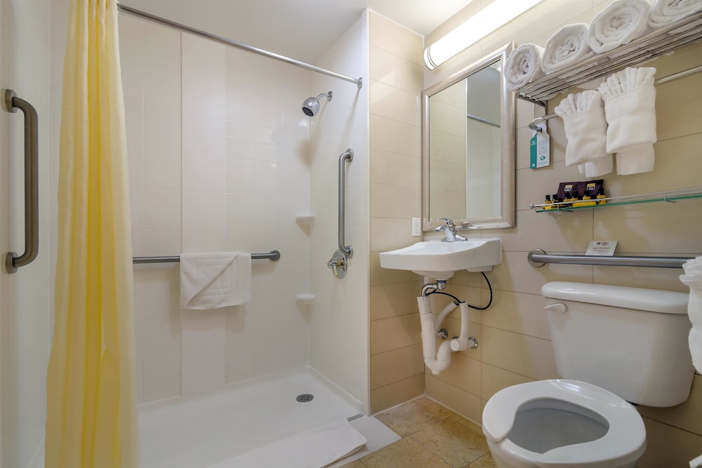 Standard Room, 2 Queen Beds, Accessible, Non Smoking photo 2