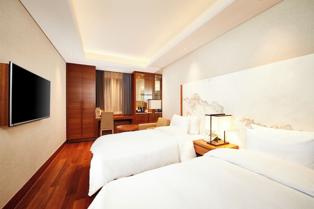 Superior Twin with Ventilation Window Only, 7LUCK CASINO coupon (Non-Residents of Korea)
