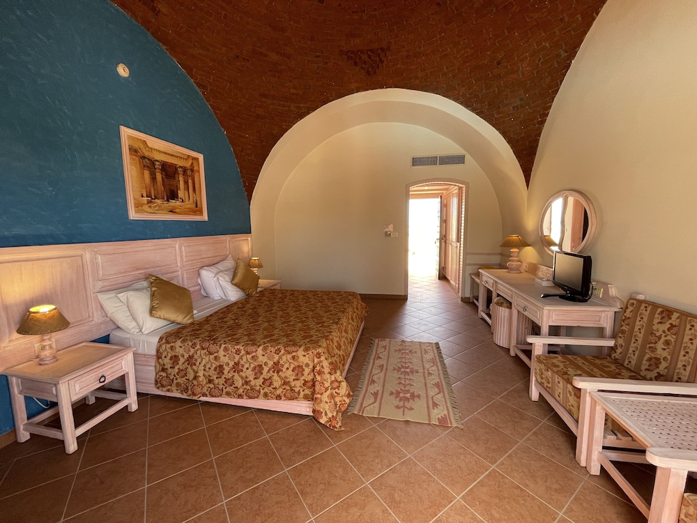 Standard Double or Twin Room, Garden View - Photo 7