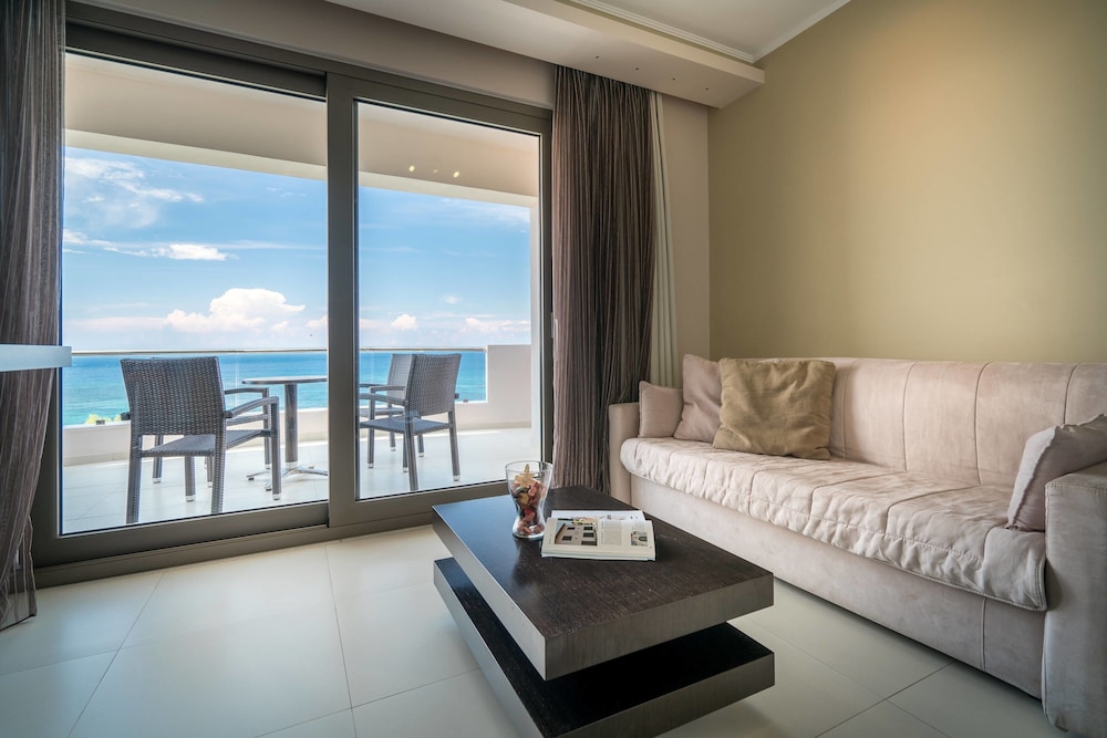 Superior Suite, Sea View (For 2) - Photo 4