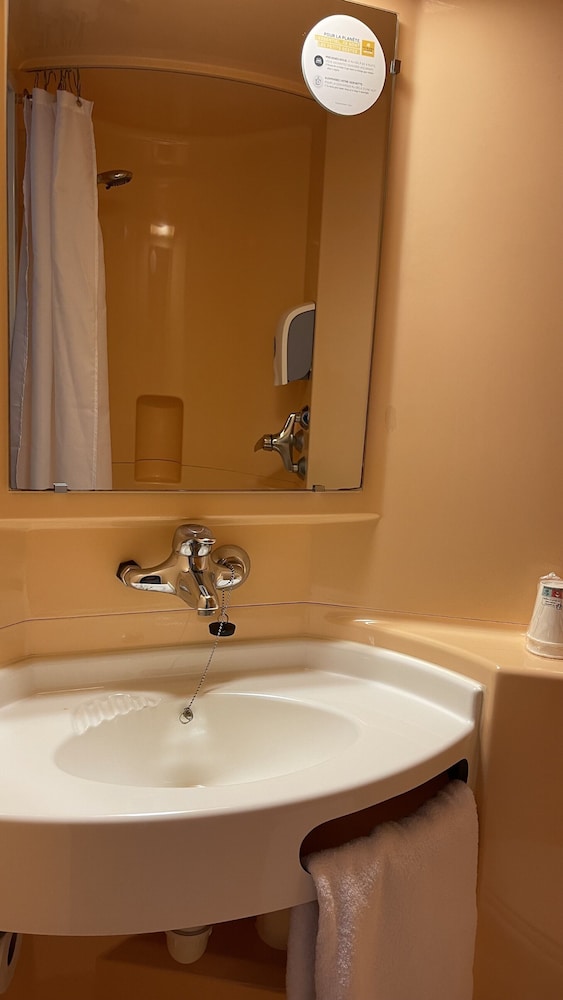 Standard Room, 1 Double Bed - Photo 5
