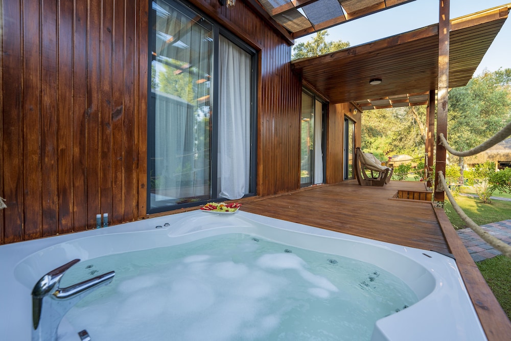 Family Tiny House With Jacuzzi photo 1