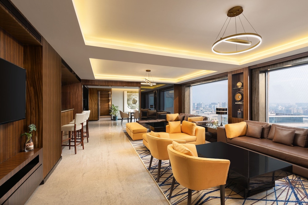 Grand Suite, 1 Bedroom - Photo 3