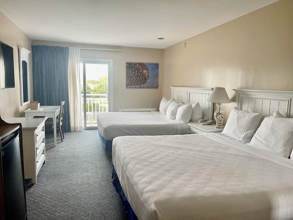 Hotel 2 King Room (Non Oceanfront) photo 1
