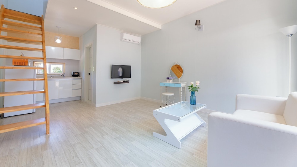 Basic Room, 1 Bedroom (C) photo 3