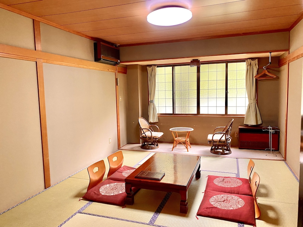 XXX Basic Quadruple Room