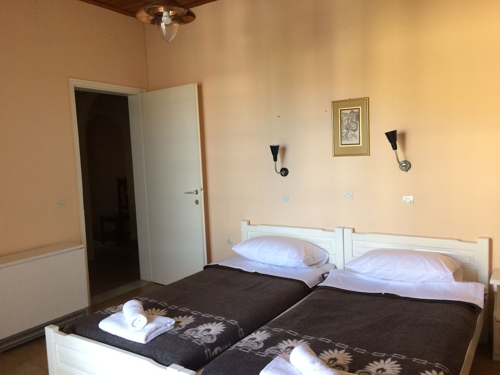 Apartment, 3 Bedrooms, Partial Sea View