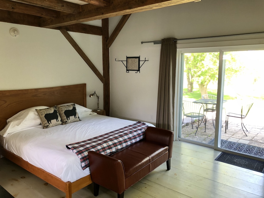 Room, Private Bathroom (Sheep Barn 1)