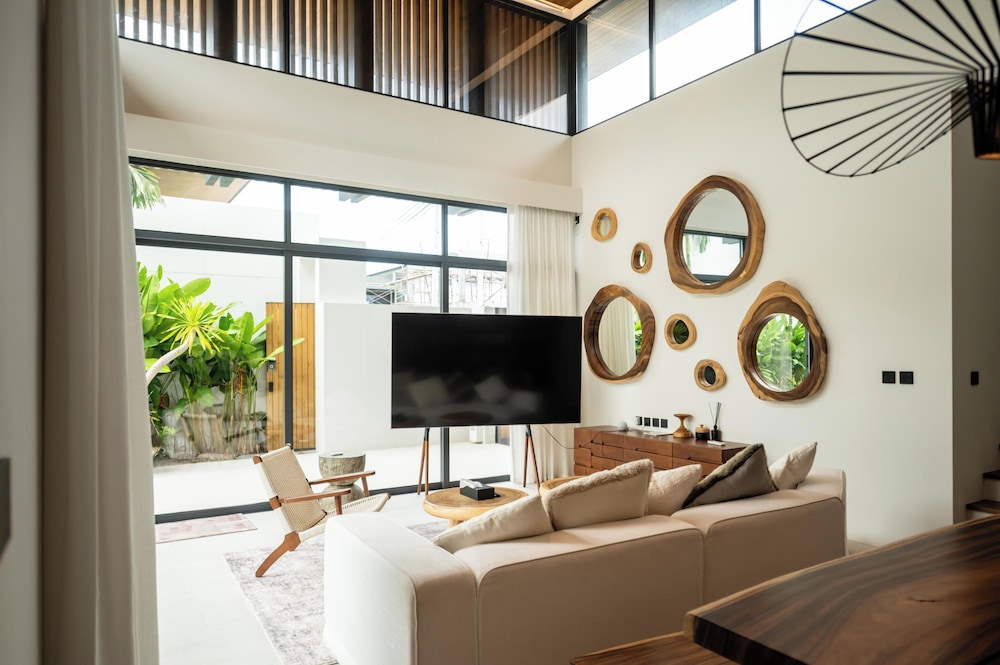 Luxury Four-Bedroom Pool Villa photo 2