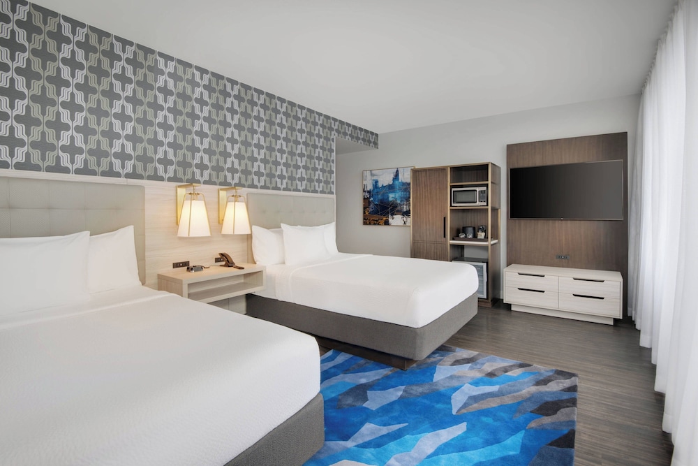 Room, 2 Queen Beds (Mobility Accessible, Transfer Shower)