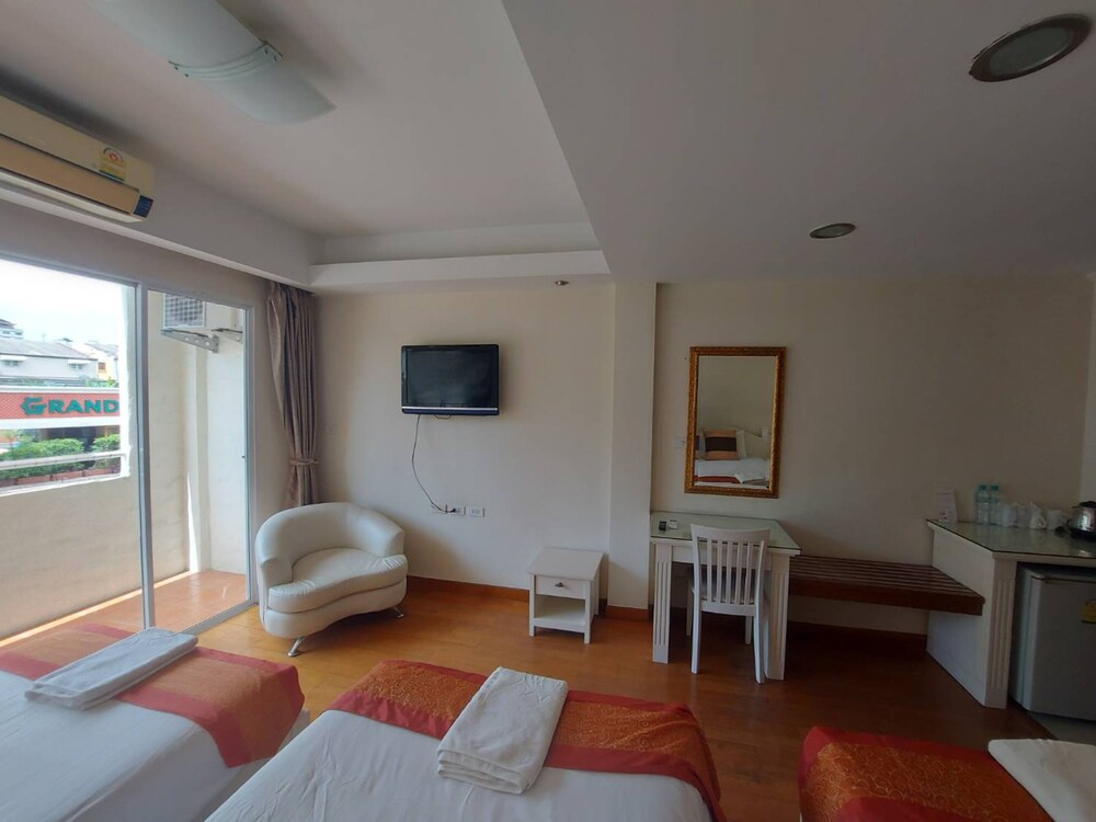 Superior Triple Room - Photo 8