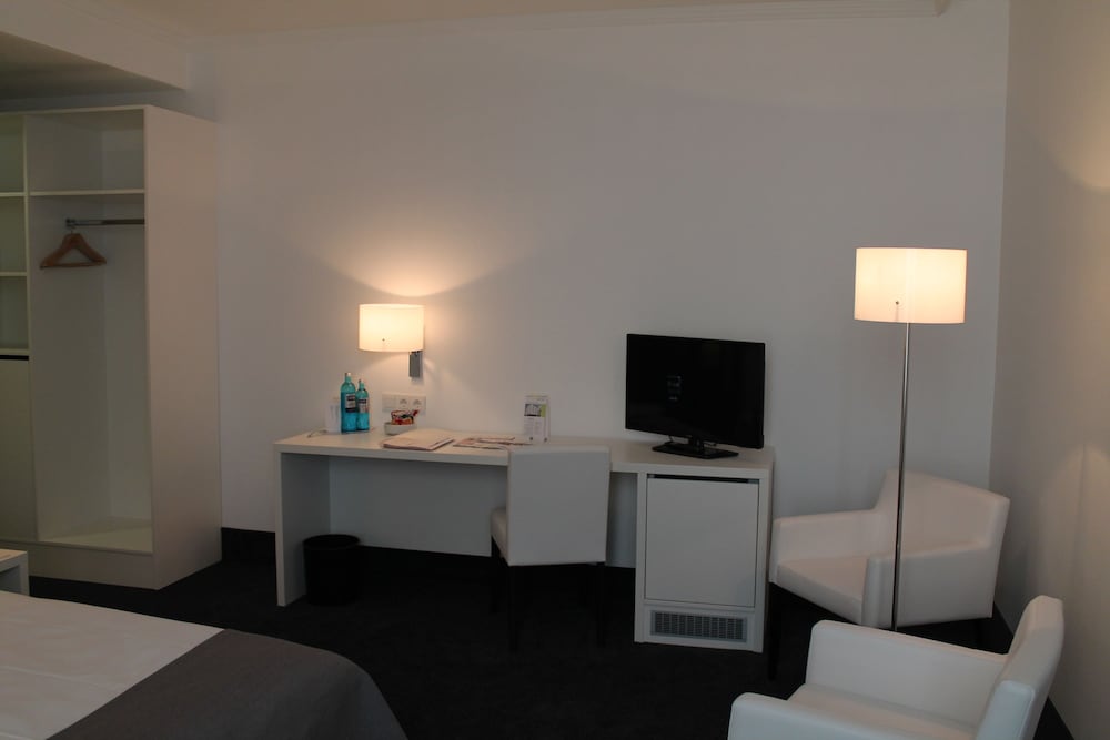 Deluxe Twin Room, 2 Twin Beds photo 3