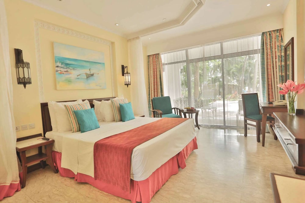 Pool Facing  Room - Photo 1