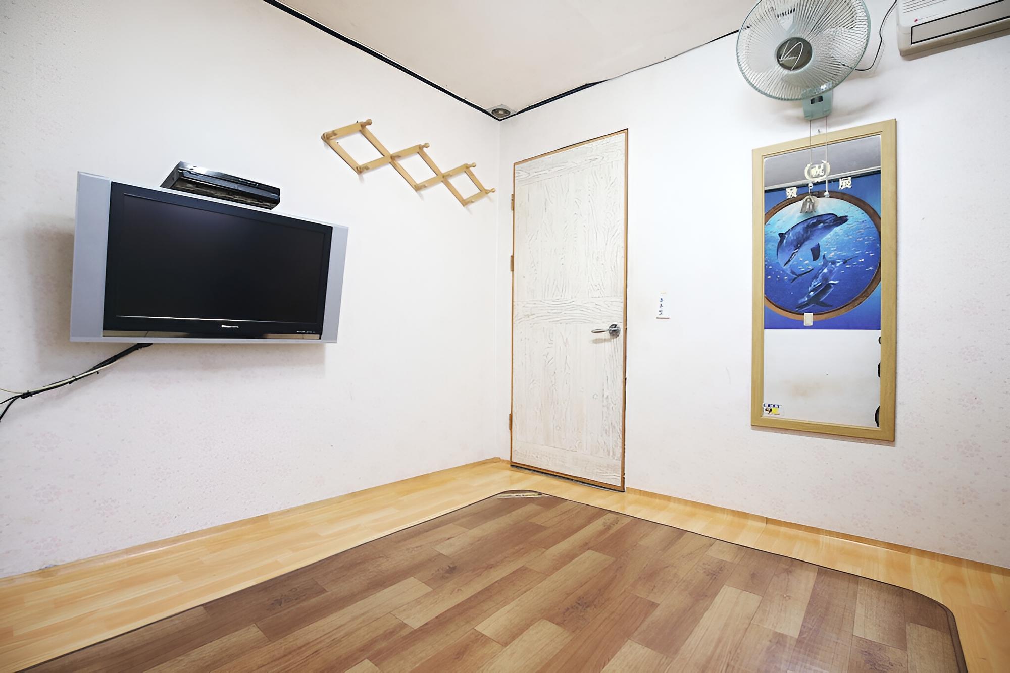 Room (On-dol) photo 2