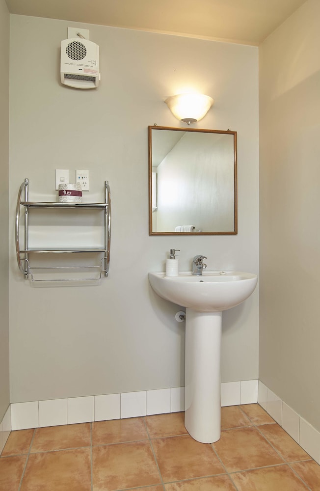 Room 4 photo 2